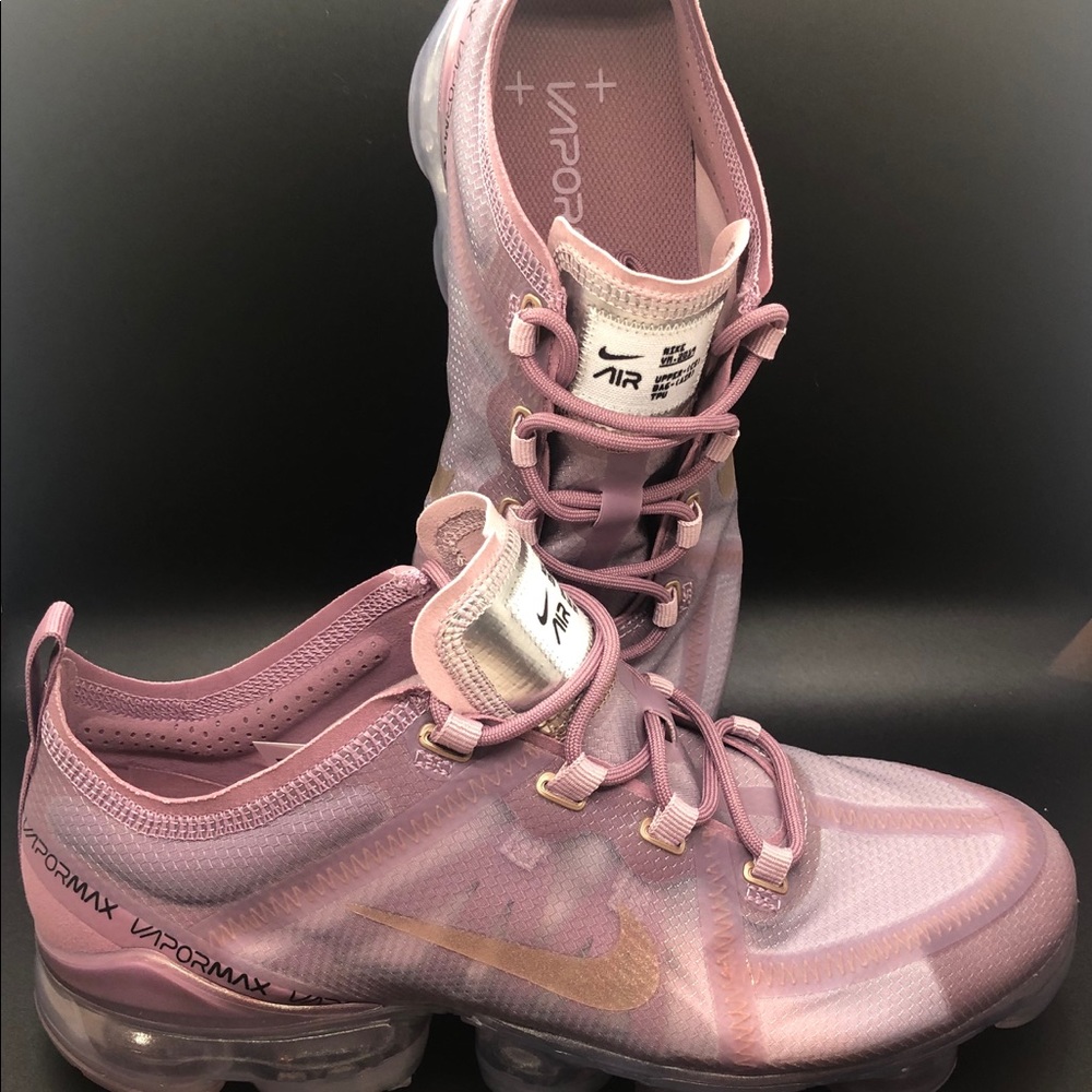 **SOLD** NEW Nike Women’s Air VaporMax 2019 ‘Plum’